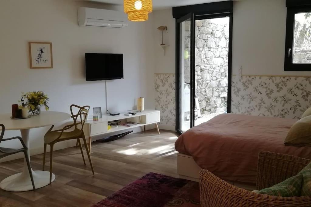 Studio En Rez De Jardin Collobrieres Ngoại thất bức ảnh